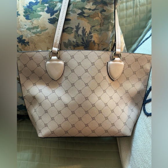 Cream patterned Nine West Purse - Picture 2 of 9